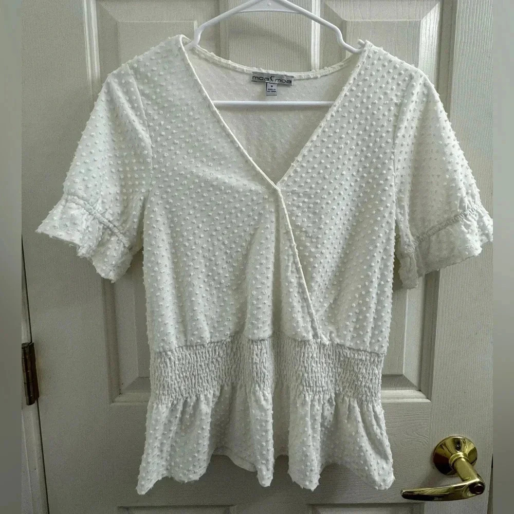Moa Moa white v neck Swiss dot short sleeve smocked blouse
